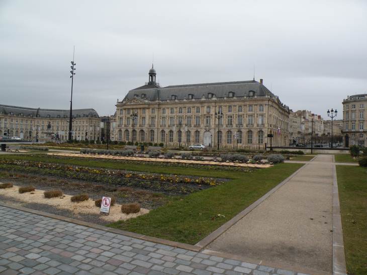  espace planté, sur les quais